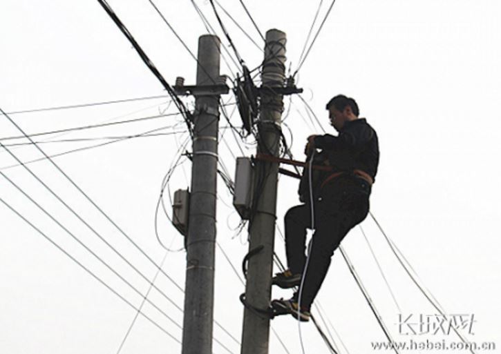 河北广电网络廊坊分公司新春走基层 为贫困家庭免费接入有线电视