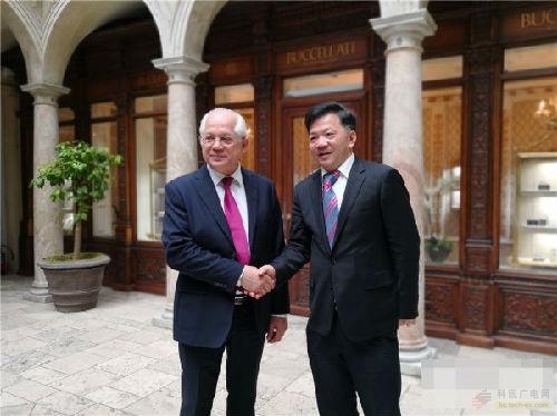 俄媒：俄罗斯报社社长与中国中央广播电视总台台长举行会谈