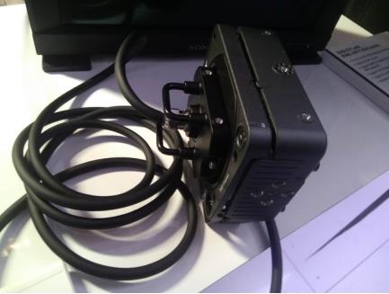 索尼CineAltaV电影摄影机新增延长线系统和提供强大功能的V3.0新固件,为电影制作者带来前所未有的灵活性 索尼CineAltaV电影摄影机新增延长线系统和提供强大功能的V3.0新固件,为电影制作者带来前所未有的灵活性