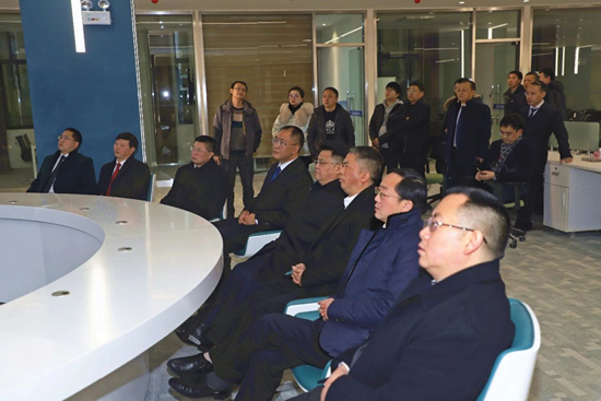 吴高波、龙斌到桐梓县融媒体中心调研时强调：围绕“融”字做好文章 突出传媒新亮点