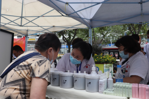 八一骨科医院：“中秋国庆健康行”大型义诊活动进社区