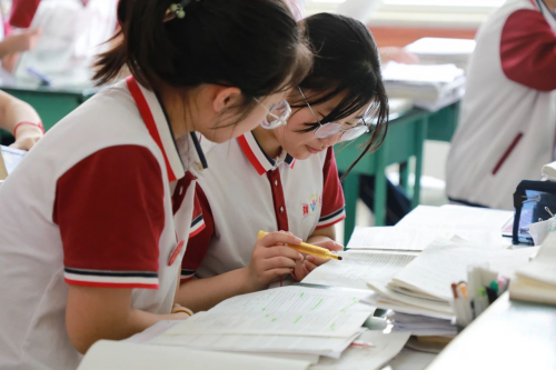 石家庄精英中学学霸说丨 在精中，感受破茧成蝶的喜悦