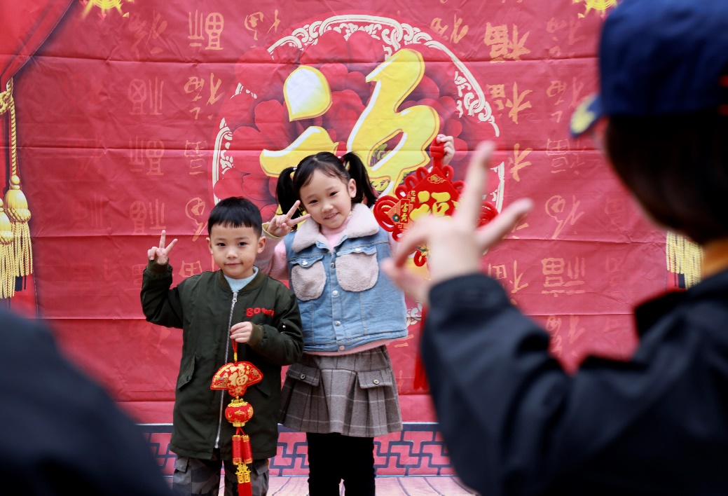 用影像记录美丽乡村，佳能（中国）走进江门市开平市塘口镇祖宅村“送幸福大片”