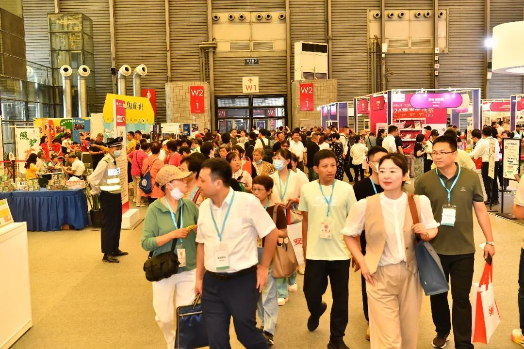 深度参与银发经济发展，上海广播电视台携手老博会共同推出“银发生活节”