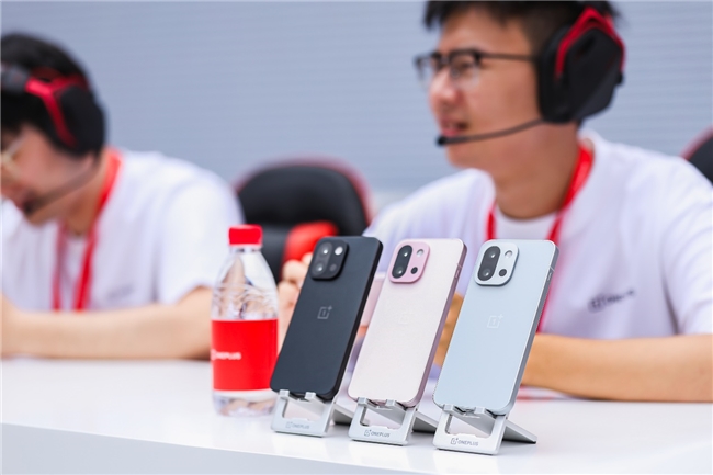 全国 29 城热血集结,一加 13T Pop-up 快闪活动人气爆棚 全国 29 城热血集结,一加 13T Pop-up 快闪活动人气爆棚