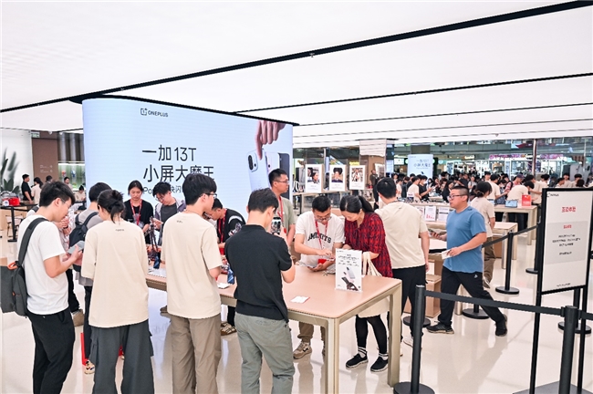 全国 29 城热血集结,一加 13T Pop-up 快闪活动人气爆棚 全国 29 城热血集结,一加 13T Pop-up 快闪活动人气爆棚