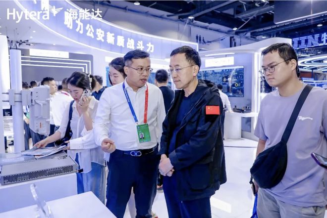 AI专网+助力公安新质战斗力|海能达亮相第十二届中国警博会