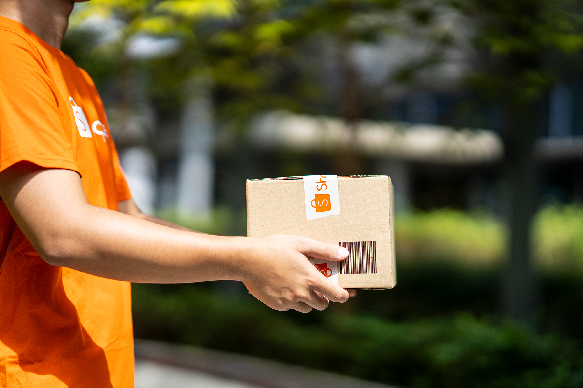 1 年内订单激增百倍！00后跨境新势力在Shopee的成长实录