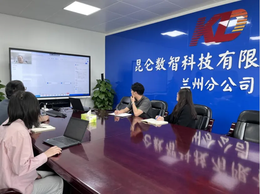 【数智石油一线行】① 解码“数智引擎”——《炼化智变三重奏》