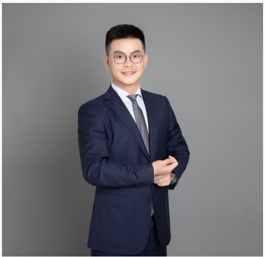 医工融合展壮志 ，“睛”彩视界绘新篇