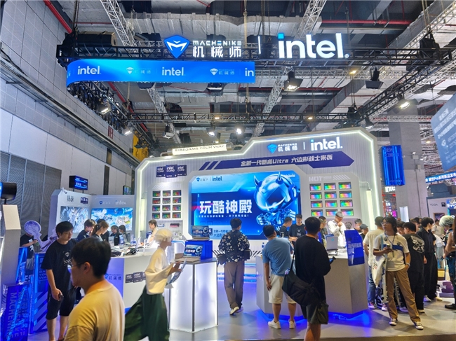 六边形战士游戏体验！机械师与英特尔于Bilibili World 2025带来双旗舰游戏本