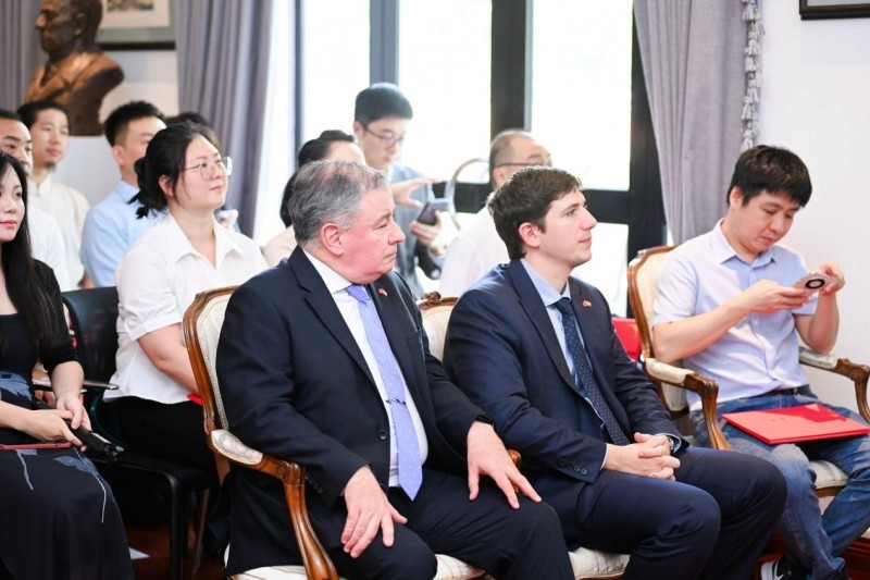 不忘初心：分象科技CEO詹强飞先生荣获智利共和国驻华大使馆特聘国学文化交流使者身份