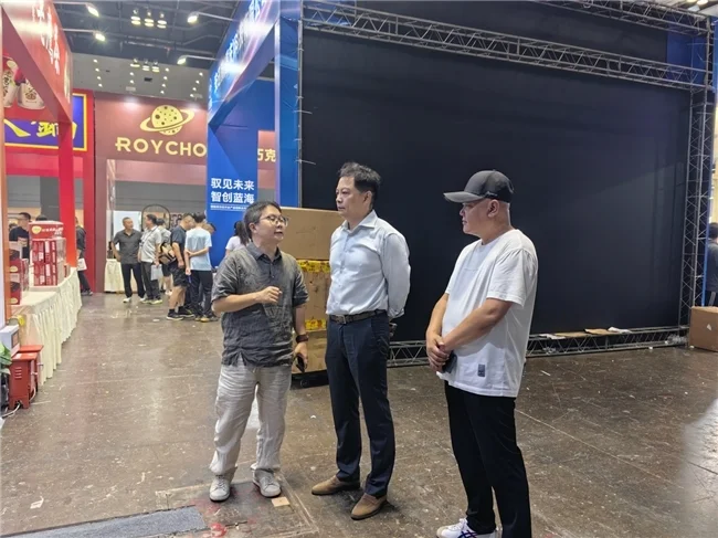 华廷数据科技亮相2025重庆无人机产业博览会，赋能低空经济数字化未来