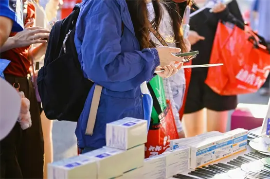 南京3:2力克盐城，海正伊索佳持续助力苏超，为关节健康护航
