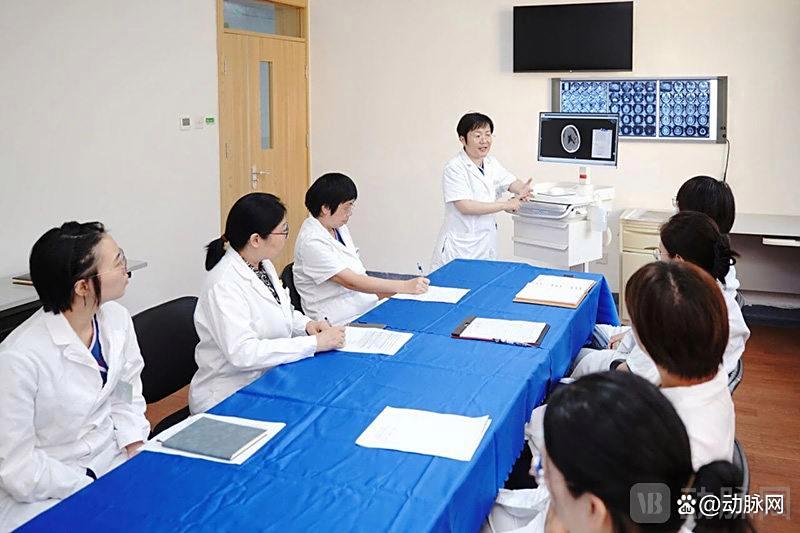 首个老年科AI医生问世，诊断吻合率95%突破医学“天花板”