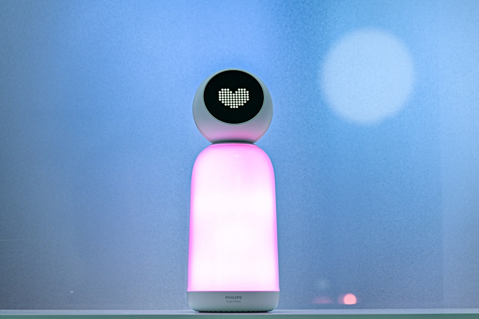 昕诺飞亮相第八届中国国际进口博览会，以创新光科技点亮智慧未来