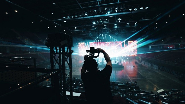 让每个观众都在第一排:佳能EOS VR系统助力现场演出进入沉浸时代 让每个观众都在第一排:佳能EOS VR系统助力现场演出进入沉浸时代