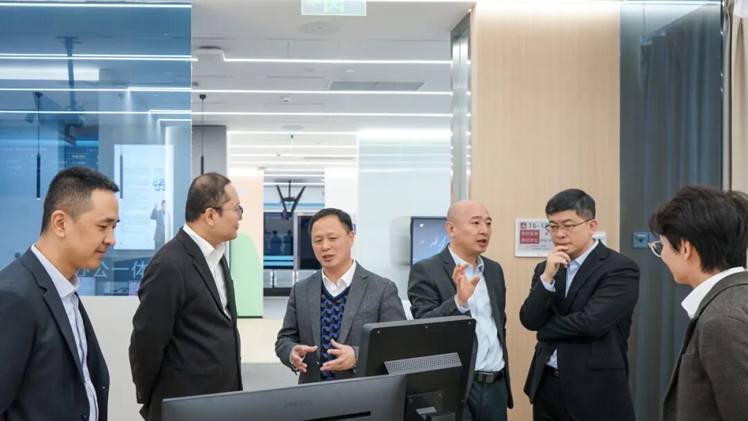 强强携手,擎画新局!冠捷科技与辰显光电达成战略合作,共推TFT基Micro-LED产业跃迁! 强强携手,擎画新局!冠捷科技与辰显光电达成战略合作,共推TFT基Micro-LED产业跃迁!