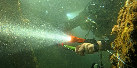 2025年度盘点：虎鲸OrcaTorch X7 潜水手电——3000流明与轻量化设计的专业之选