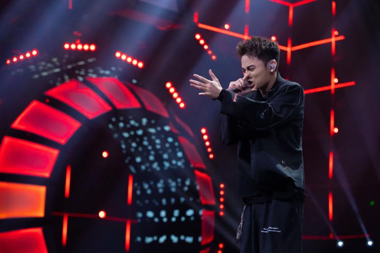 《说唱听我的2》龚琳娜朱婧汐质疑帅哥说唱,小鸭哥aj即兴battle